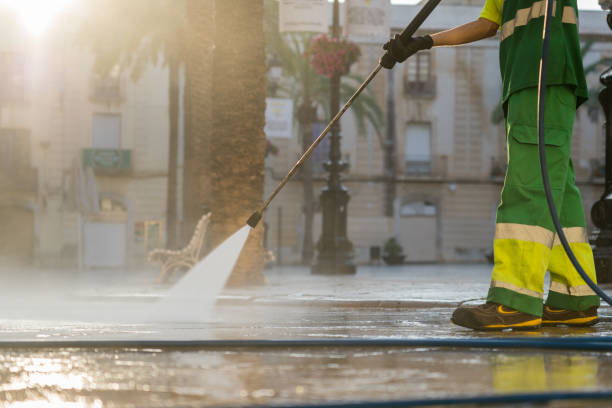 Best Deck Pressure Washing  in West Bend, WI
